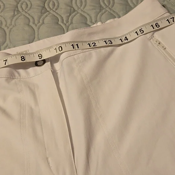 Chicos Zenergy White Cropped Pants - Picture 3 of 5